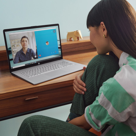 HP 17-CN2068CL i5-1235U 17.3" FHD AG 8GB SSD512 BT BLKB FPR Win11 Natural Silver (REPACK) 2Y - Galeria zdjęcie 12