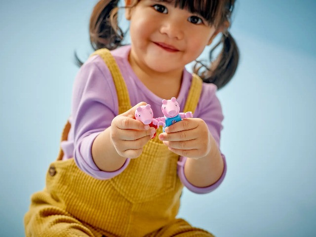 LEGO Peppa Pig 10431 Ogród i domek na drzewie Peppy - zdjęcie 2